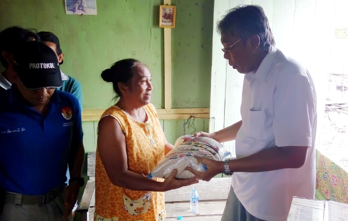 Jarot Tinjau Banjir (2)