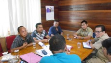 Warga Perbatasan Duduki Kantor PU