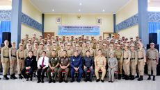 IPDN 3 (FOTO BERSAMA DIREKTUR IPDN DAN PARA PRAJA IPDN)