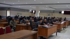 Paripuna Penyampaian Pandangan Umum Fraksi DPRD SIntang Terhadap Raperda LPJ Pelaksanaan APBD SIntang tahun 2015 (3)