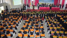 universitas-kapuas-sintang-cetak-327-sarjana-baru-1