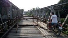 Jembatan Jebol