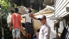 Mobil Tangki CPO PT GUM Terbalik Timpa Rumah Warga Sepuak