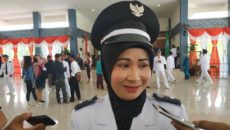 Kepala Desa Bonet Lama Kecamatan Sungai Tebelian, Erpinawati