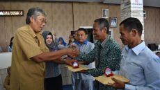 Dua Pegawai PDAM Pensiun