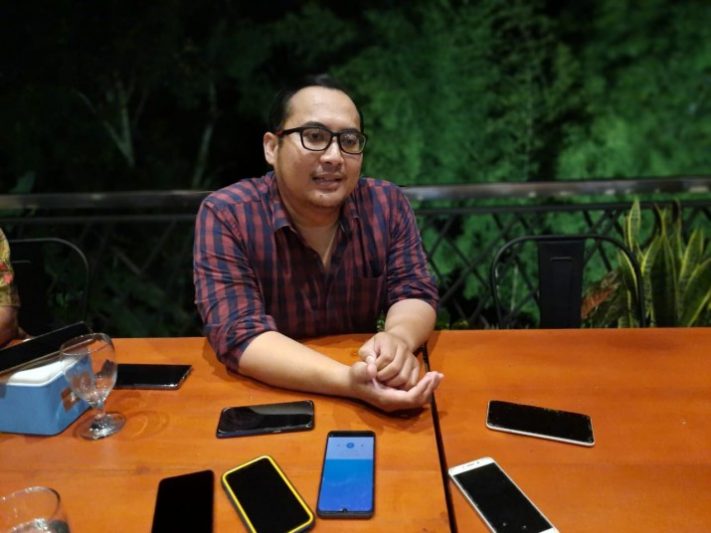 Manager Angel Hall & Lounge Sintang, Tedy